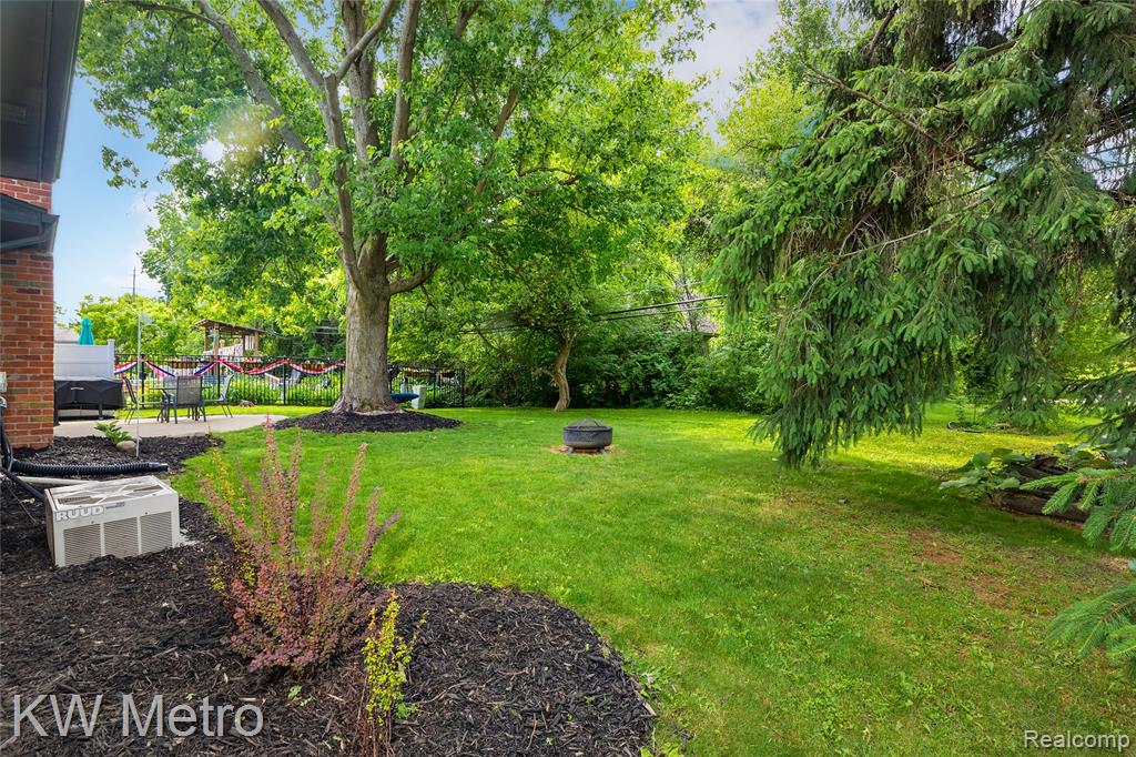 839 Dressler Lane, Rochester Hills, MI 48307 — Photo 40