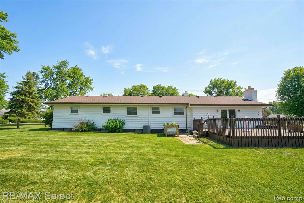 2461 N Long Lake Road, Fenton, MI 48430 — Photo 8