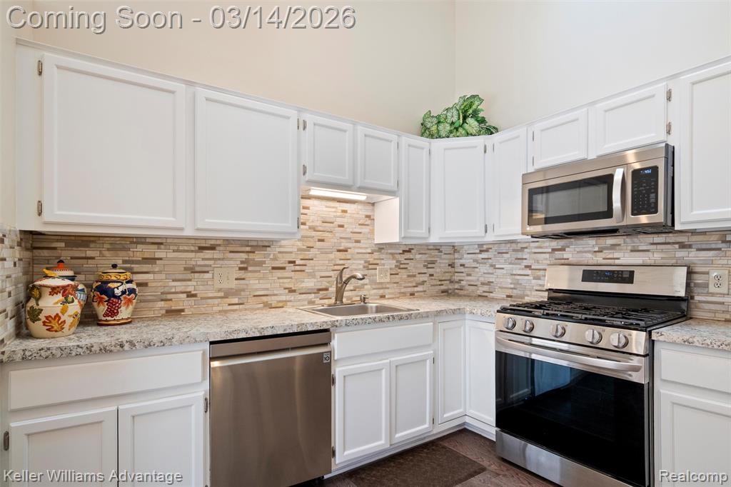 40015 Crosswinds Drive, Novi, MI — Photo 13