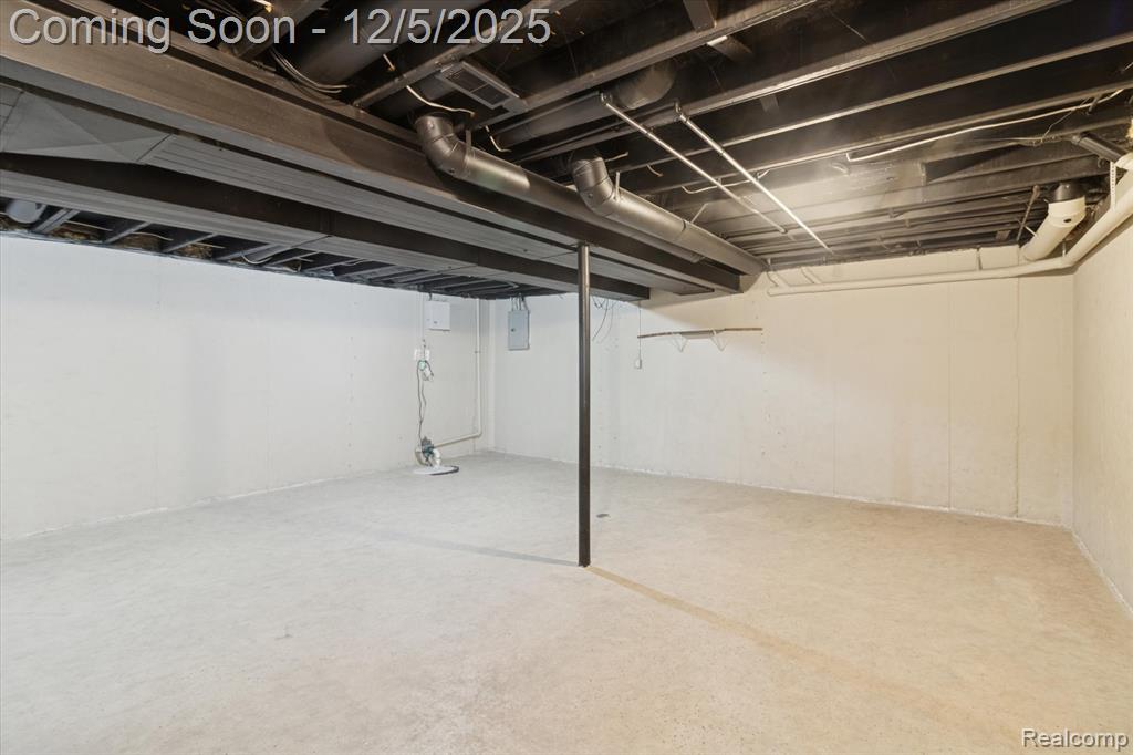 41512 Pheasant Creek Drive, Canton, MI 48188 — Photo 39