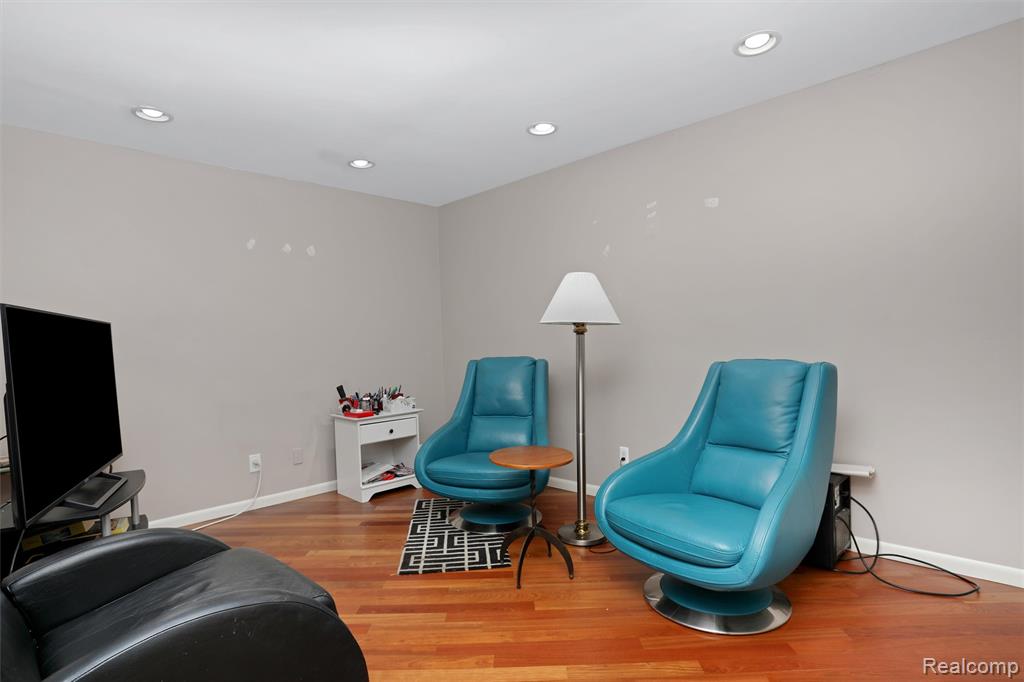 7273 Creeks Bend Court, West Bloomfield, MI — Photo 12