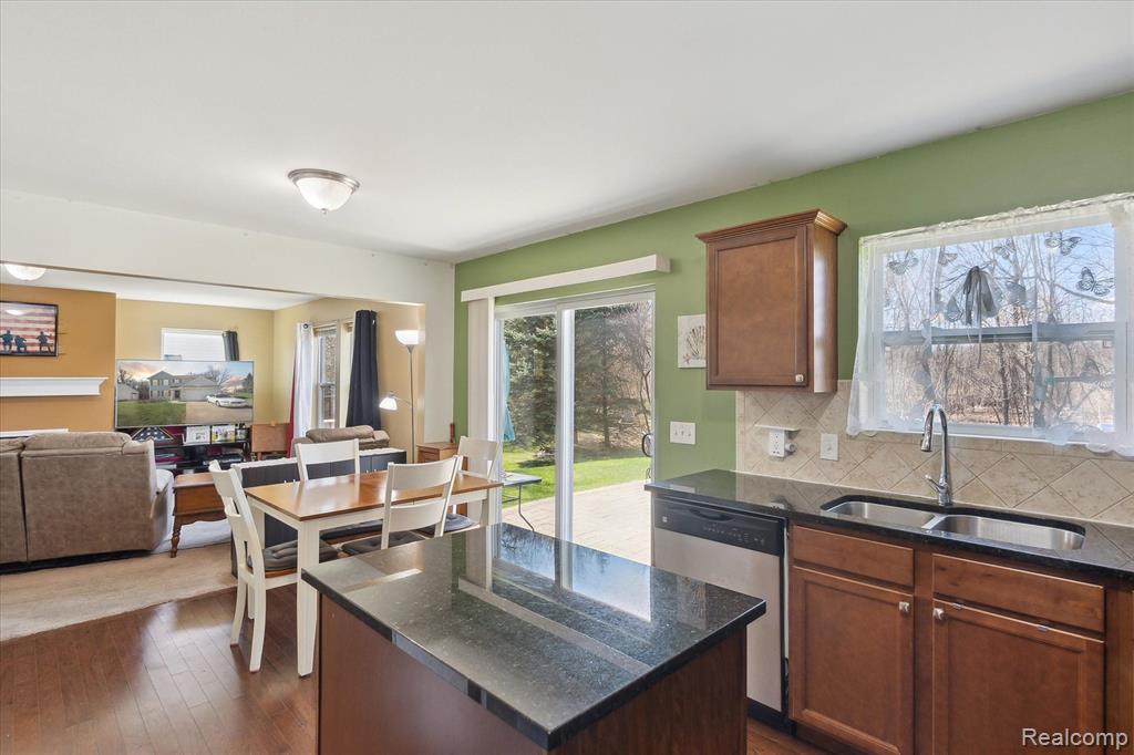 658 GLENLIVET Street, Howell, MI 48843 — Photo 16