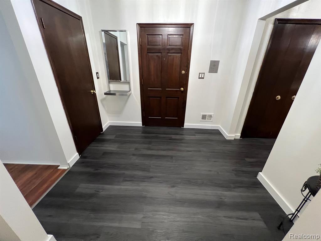 27653 W ECHO VALLEY, 210, Farmington Hills, MI 48334 — Photo 6