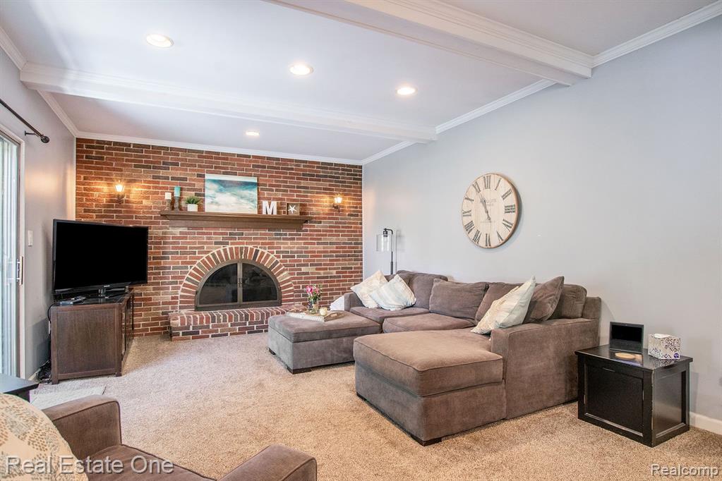 4130 RAMBLEWOOD Drive, Troy, MI 48085 — Photo 10
