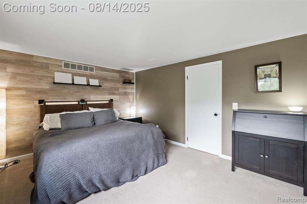 541 Lake Forest Road, Rochester Hills, MI 48309 — Photo 13