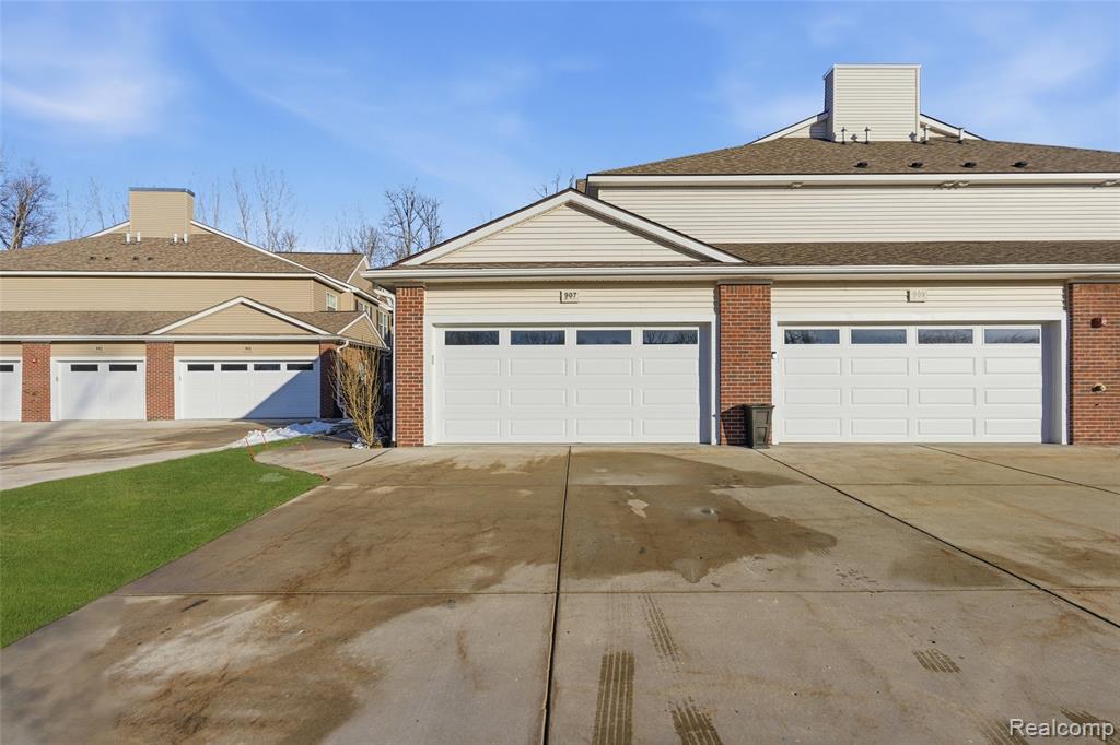 907 Watercress Lane, Fenton, MI 48430 — Photo 24