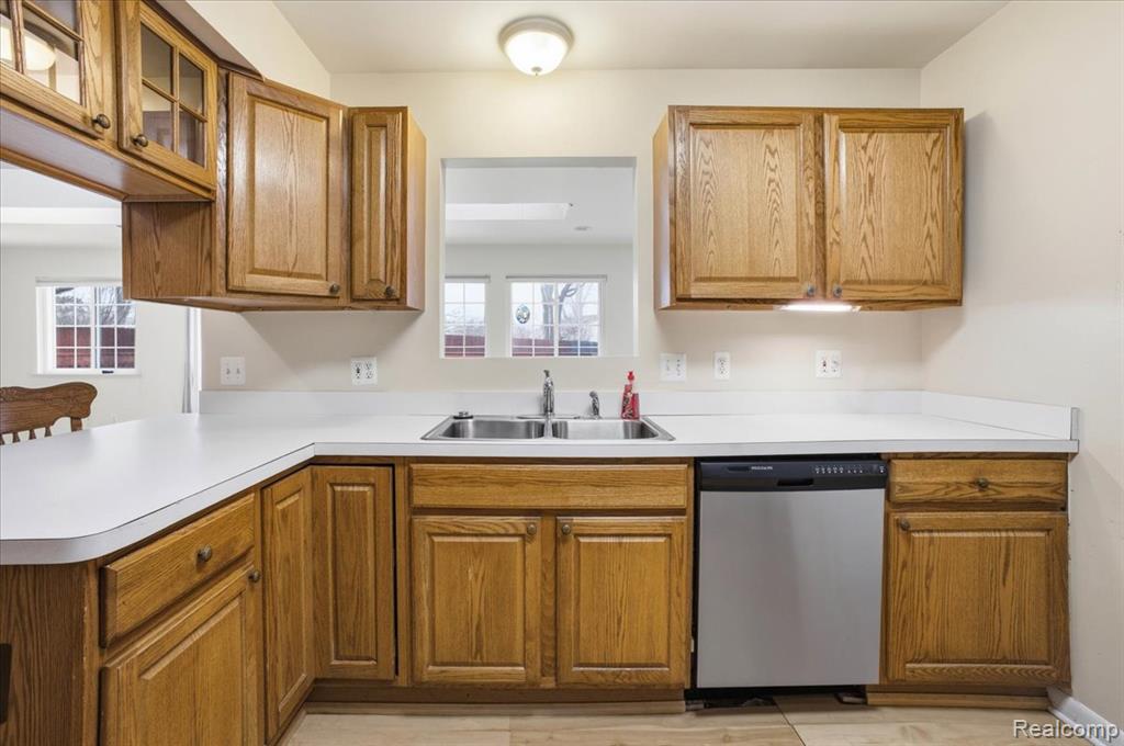 6360 Manson Drive, Waterford, MI 48329 — Photo 18