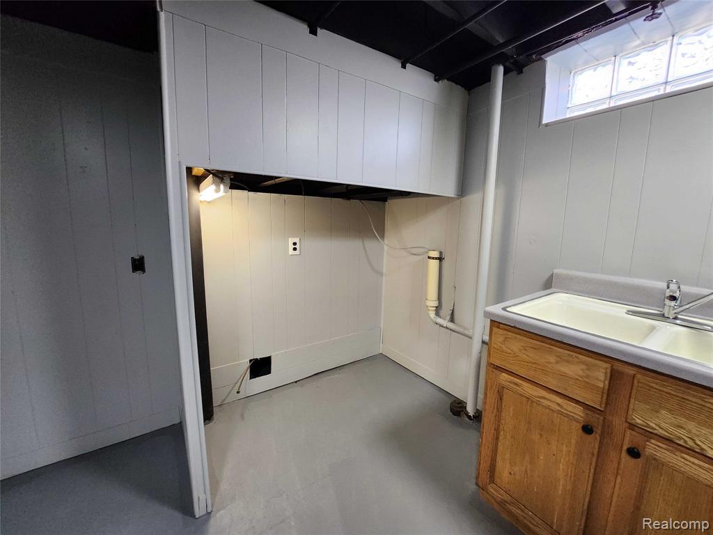 24593 Rosalind Avenue, Eastpointe, MI 48021 — Photo 20