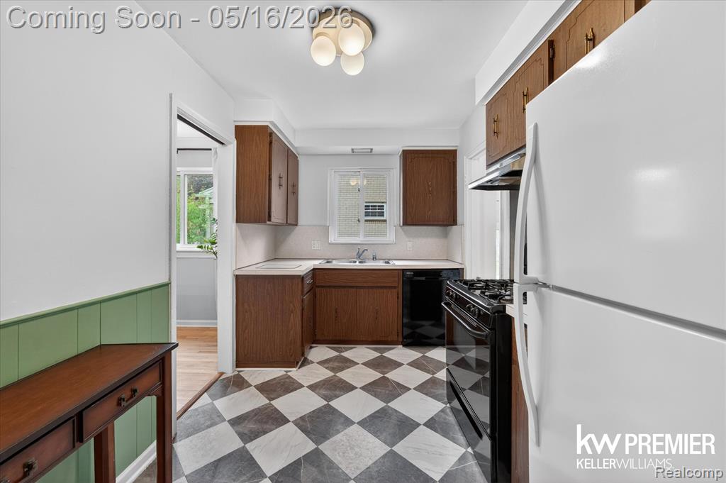 23260 Oneida Street, Oak Park, MI 48237 — Photo 8