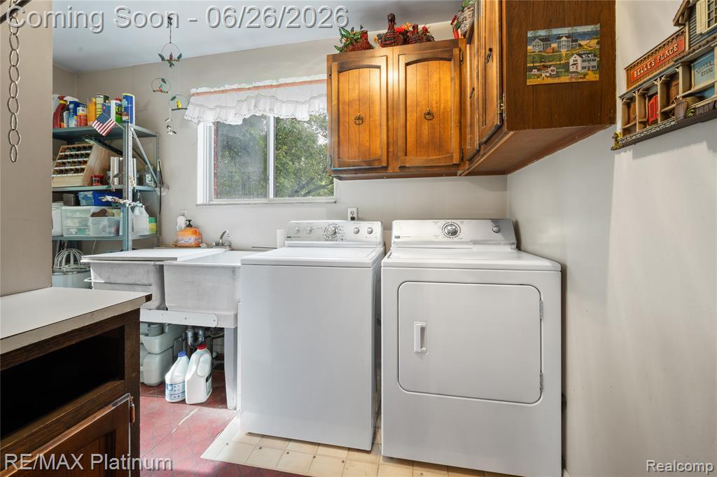 9460 Deer Park Court, Fenton, MI 48430 — Photo 19