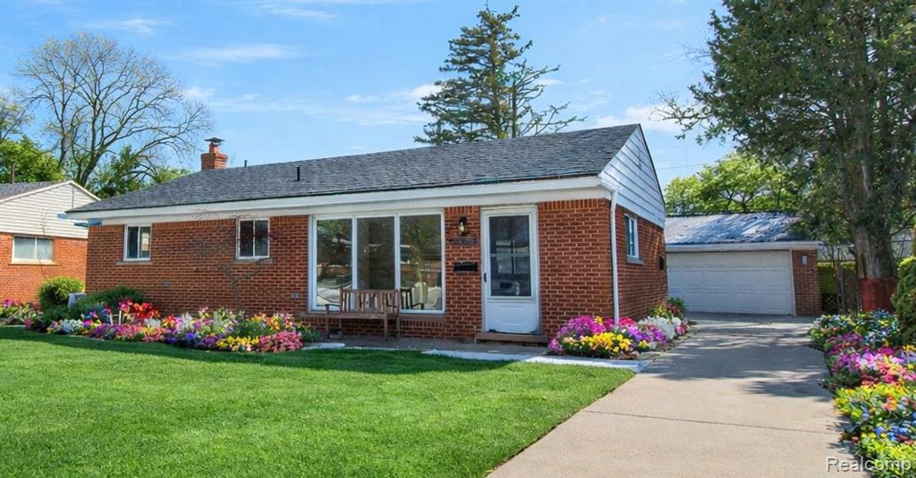 26923 Constance Avenue, Dearborn Heights, MI 48127 — front exterior