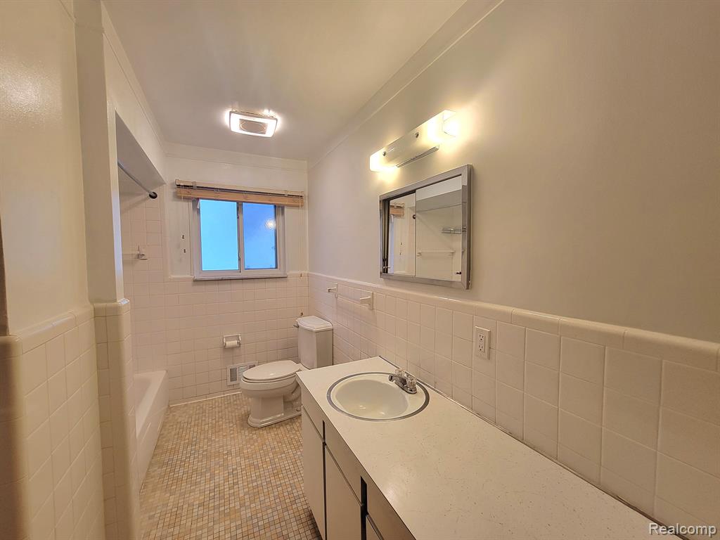 7290 WIEGAND, Center Line, MI 48015 — Photo 11