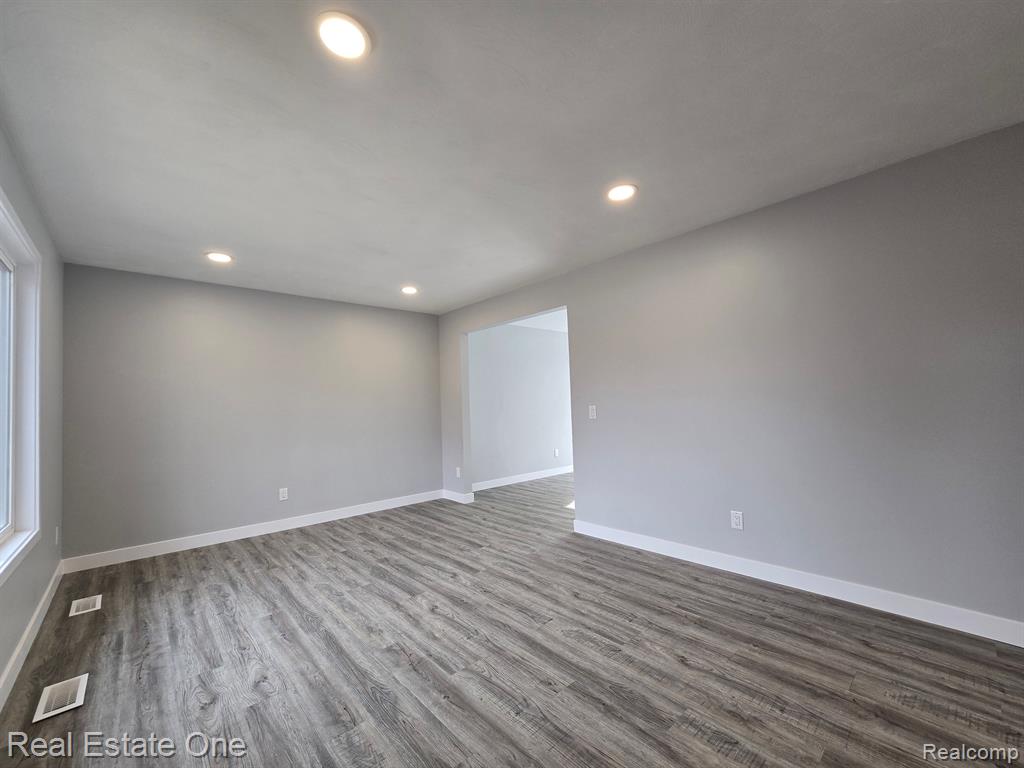 4912 PLEASANT GROVE Road, Lansing, MI 48910 — Photo 7