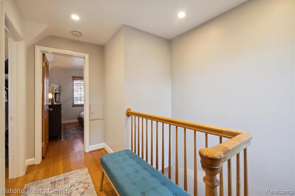 913 ORCHARD GROVE Drive, Royal Oak, MI 48067 — Photo 18