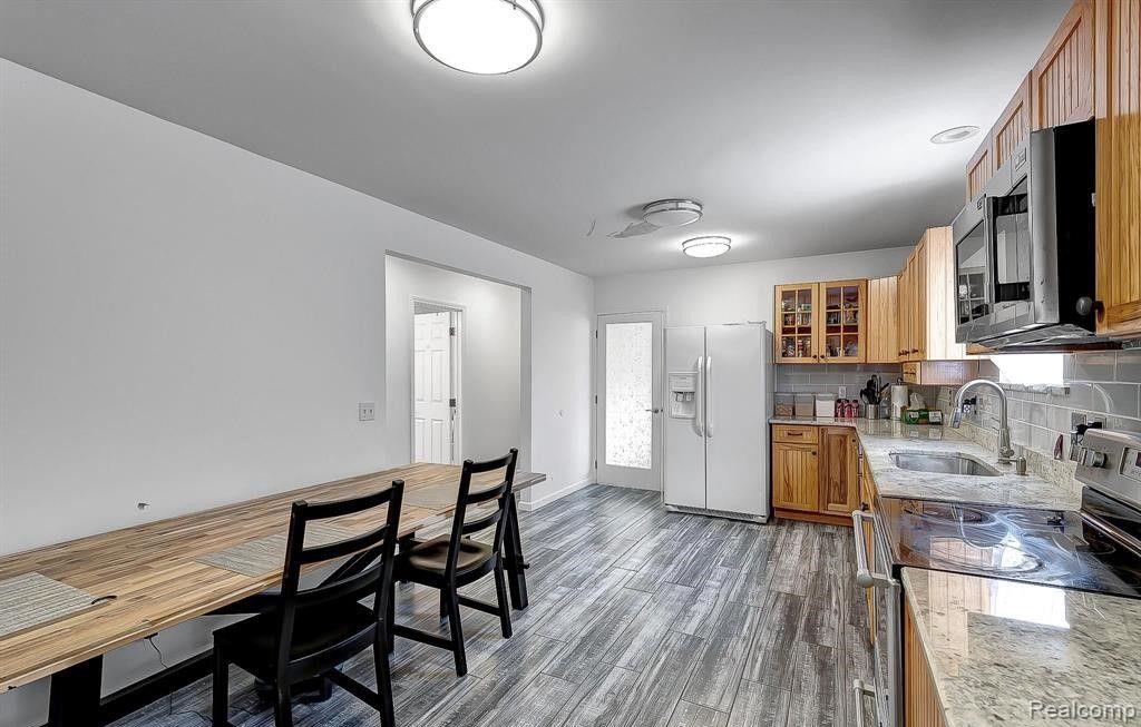 5642 Weddell Street, Dearborn Heights, MI 48125 — Photo 5