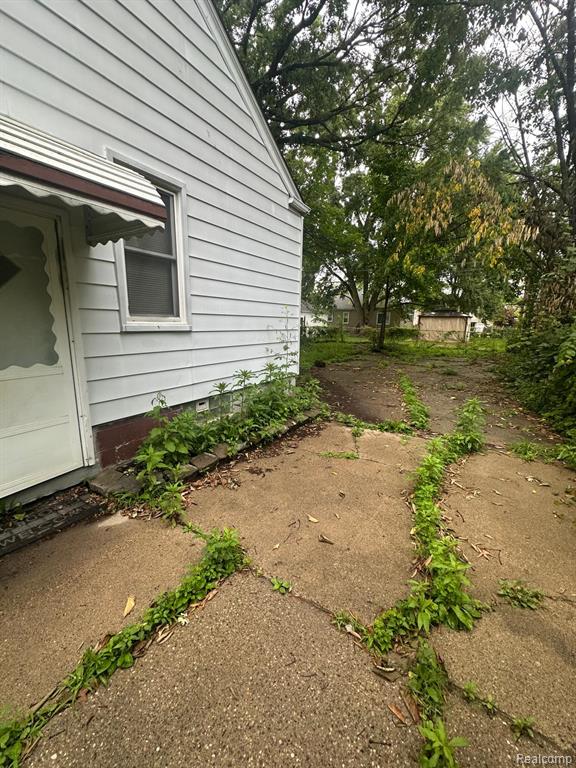 20413 Kingsville Street, Harper Woods, MI 48225 — Photo 4