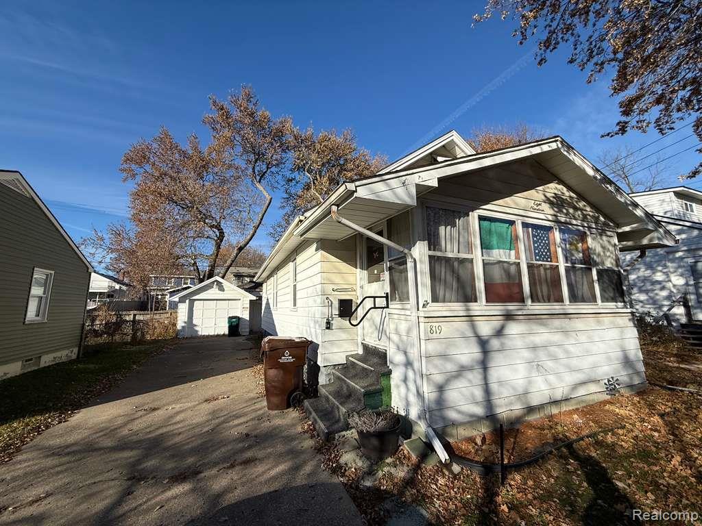 819 Cawood Street, Lansing, MI 48915 — Photo 30