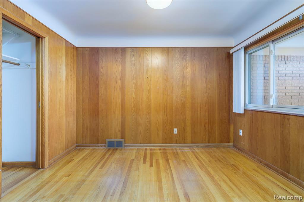 22606 Ardmore Park Drive, Saint Clair Shores, MI 48081 — Photo 38