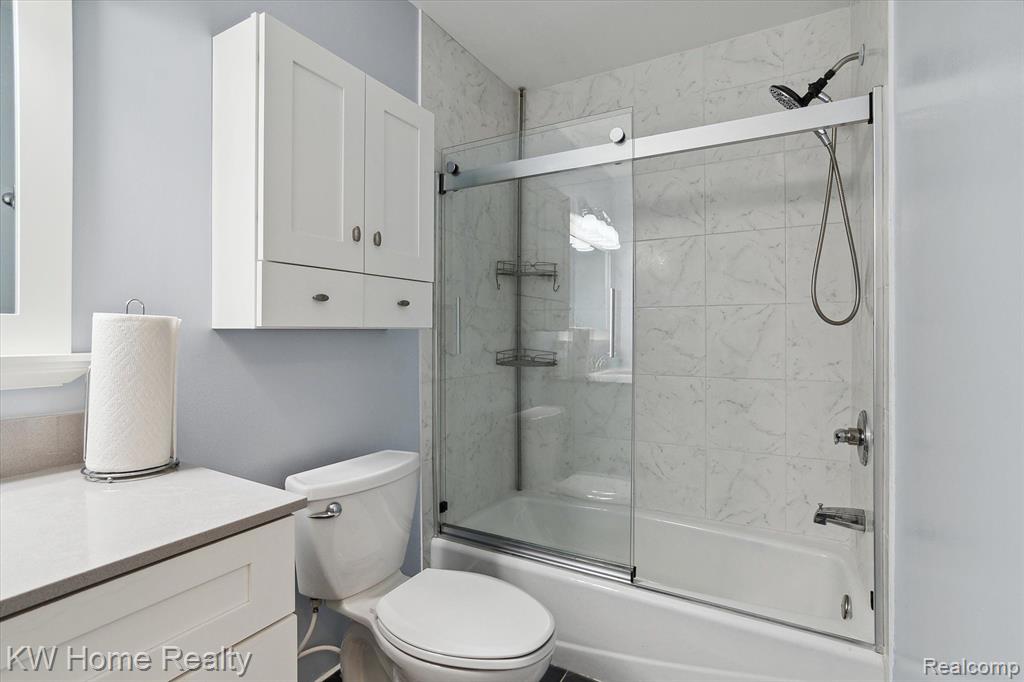 4672 NUTMEG Drive, Ypsilanti, MI 48197 — Photo 35