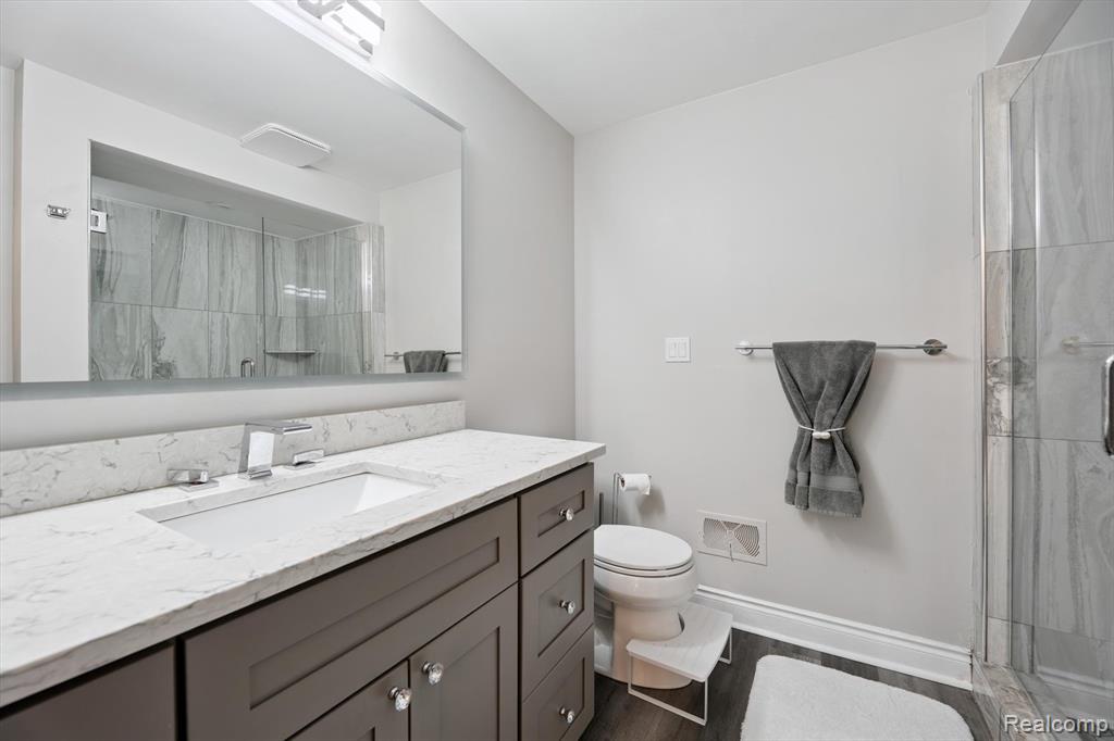 43050 12 Oaks Crescent Drive, 2066, Novi, MI 48377 — Photo 26