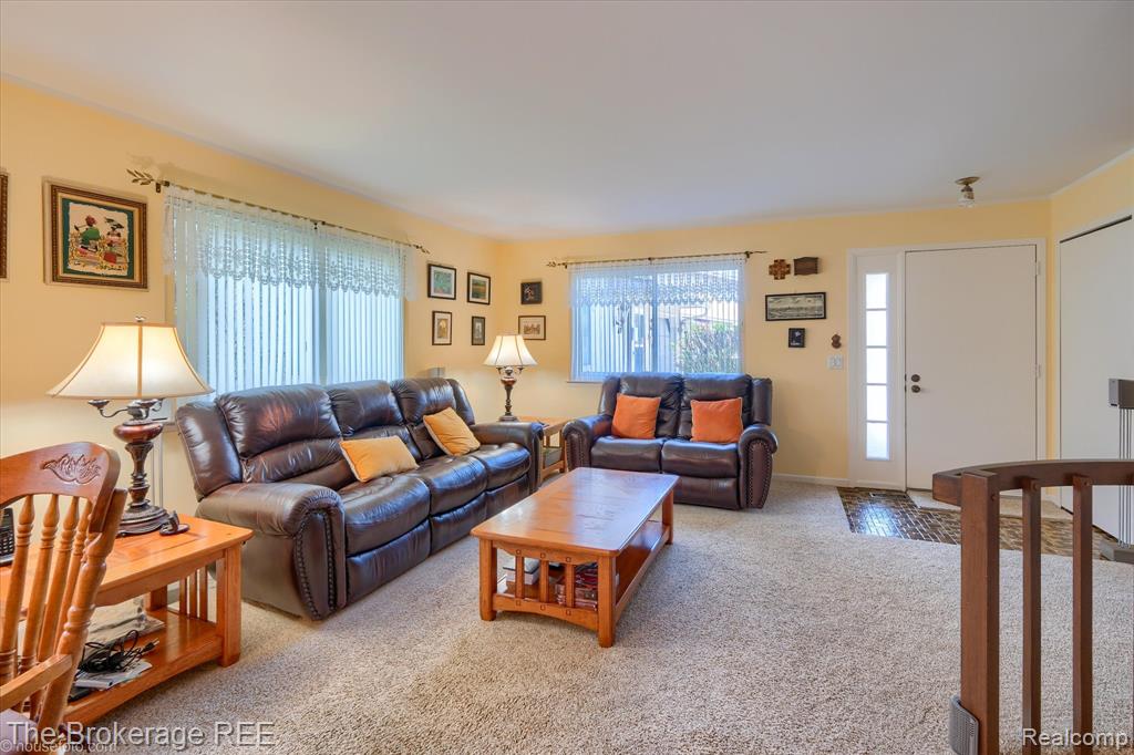 9538 Fenhill Drive, Grand Blanc, MI 48439 — Photo 4