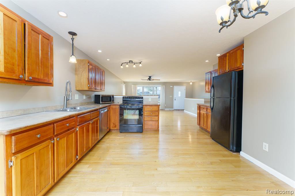 189 FRANKLIN Street, Webberville, MI 48892 — Photo 9