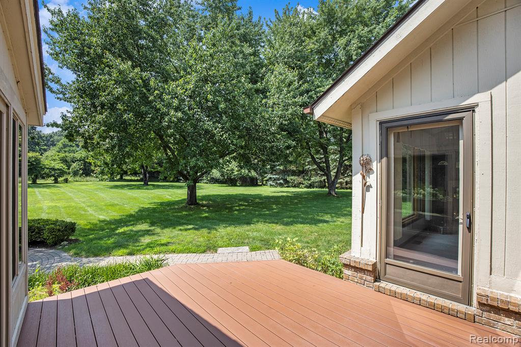 8477 Ranch Estates Road, Clarkston, MI 48348 — Photo 33