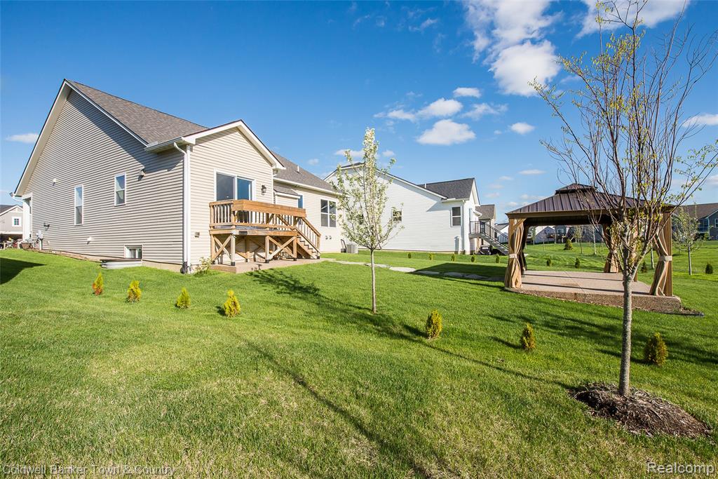 8126 Carston Lane, Brighton, MI 48116 — Photo 24