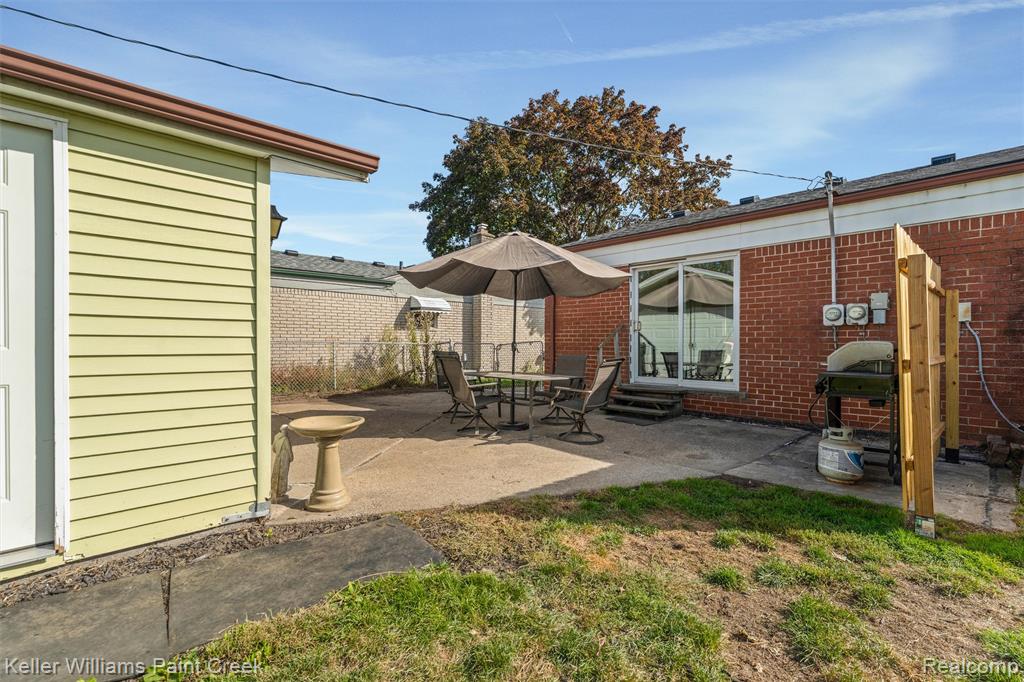 8273 Independence Drive, Sterling Heights, MI 48313 — Photo 35