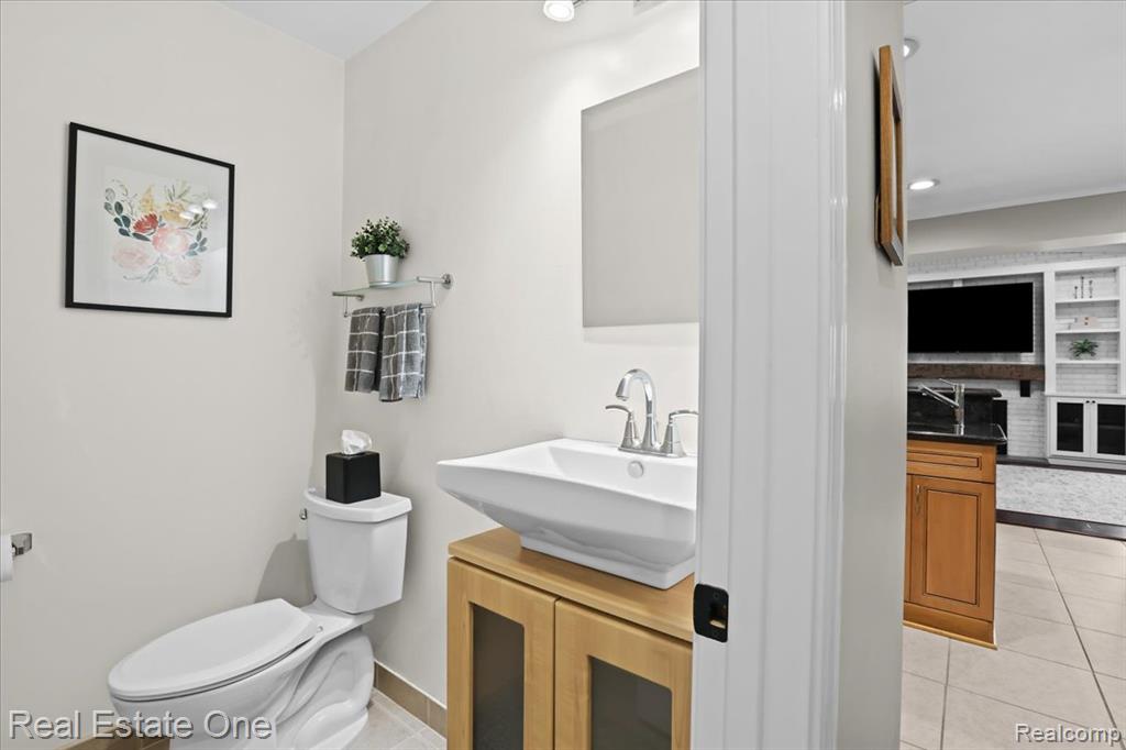 44650 W 11 Mile Road, Novi, MI — Photo 14