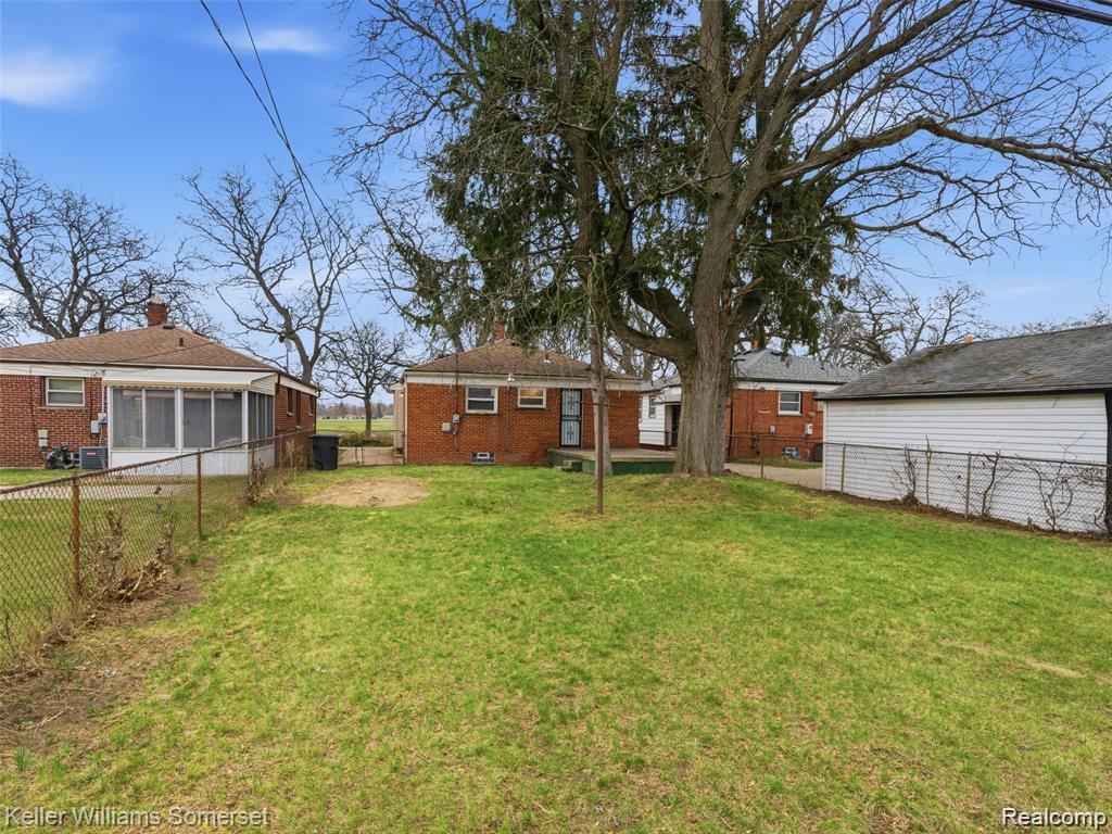 20271 Grandville Avenue, Detroit, MI 48219 — Photo 16