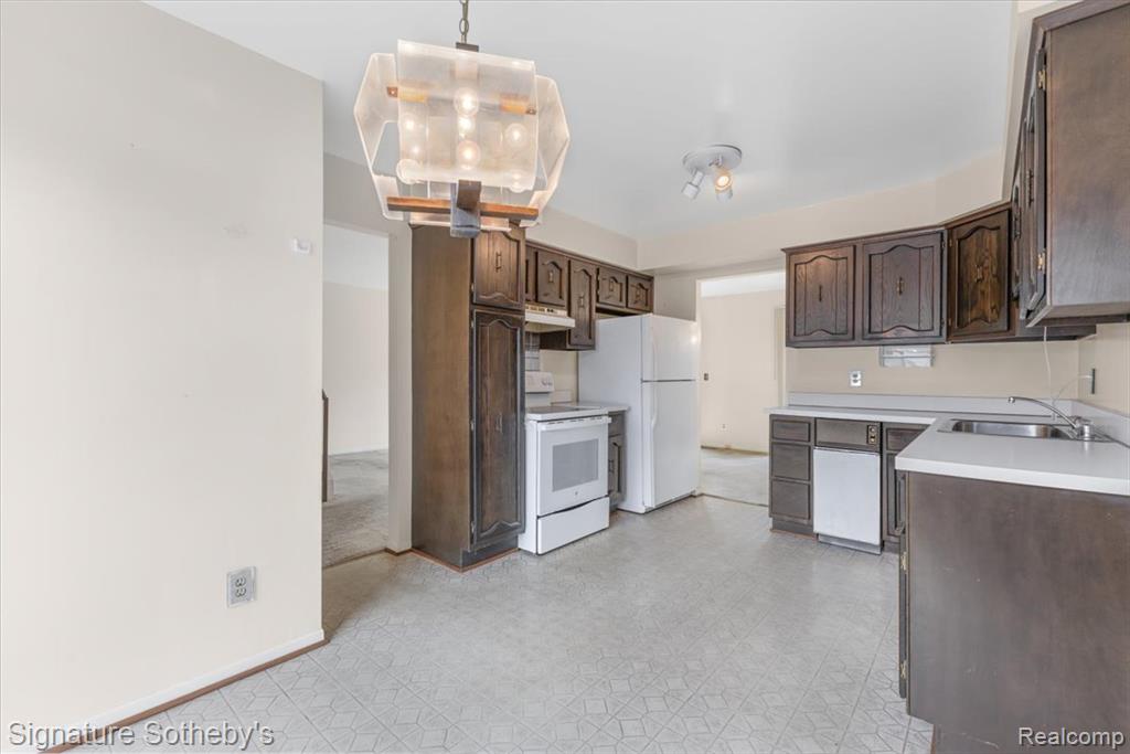 26122 Summerdale Drive, Southfield, MI 48033 — Photo 8