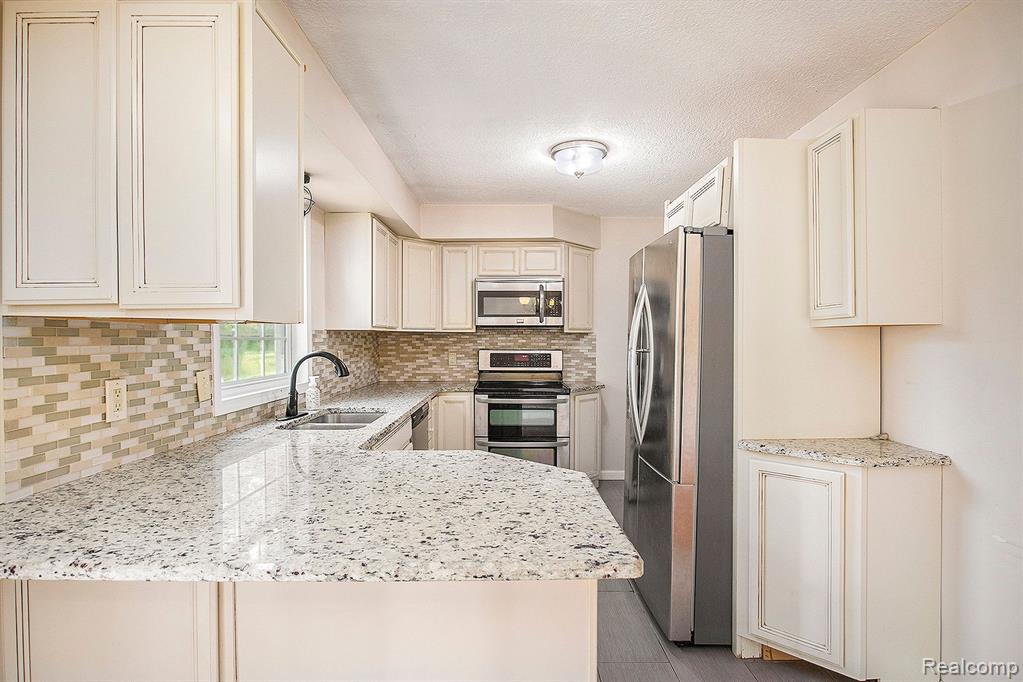 5974 W OREGON Road, Lapeer, MI 48446 — Photo 10