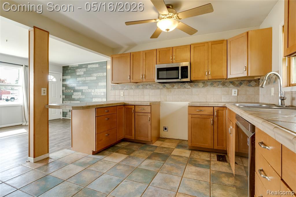 5410 Rushmore Pass, Grand Blanc, MI 48439 — Photo 14