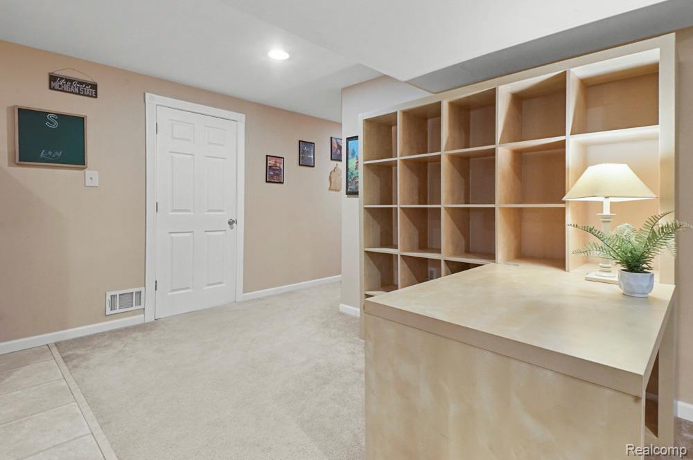 9450 SANDLEWOOD Court, Whitmore Lake, MI 48189 — Photo 44
