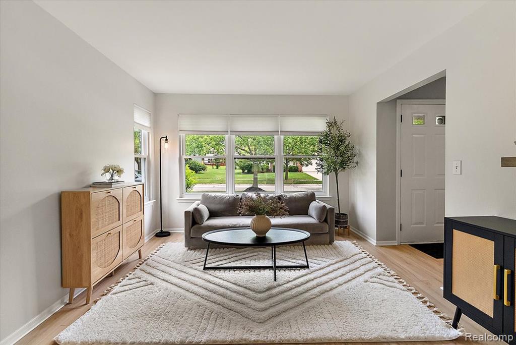 45071 Yorkshire Drive, Novi, MI — Photo 13
