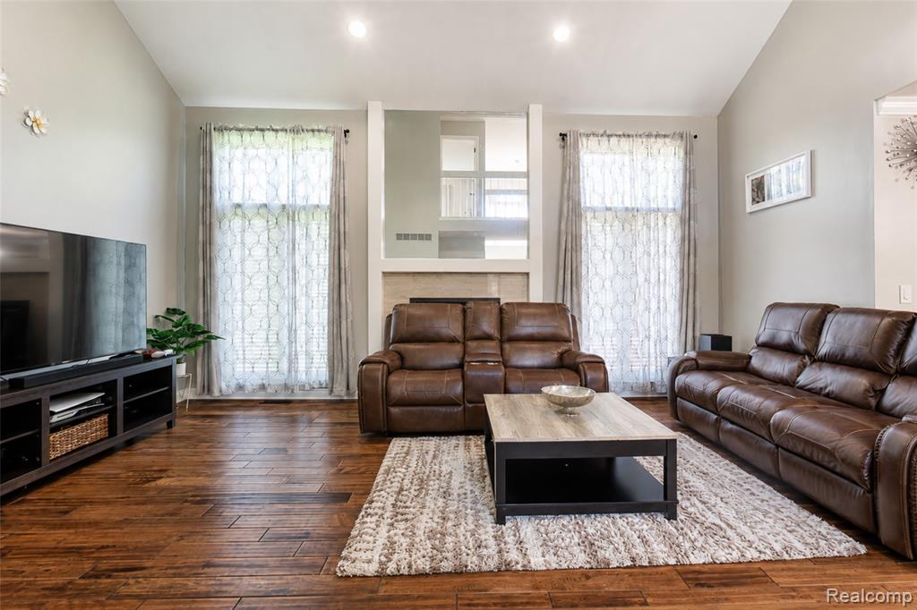37520 Amber Drive, Farmington Hills, MI 48331 — Photo 9