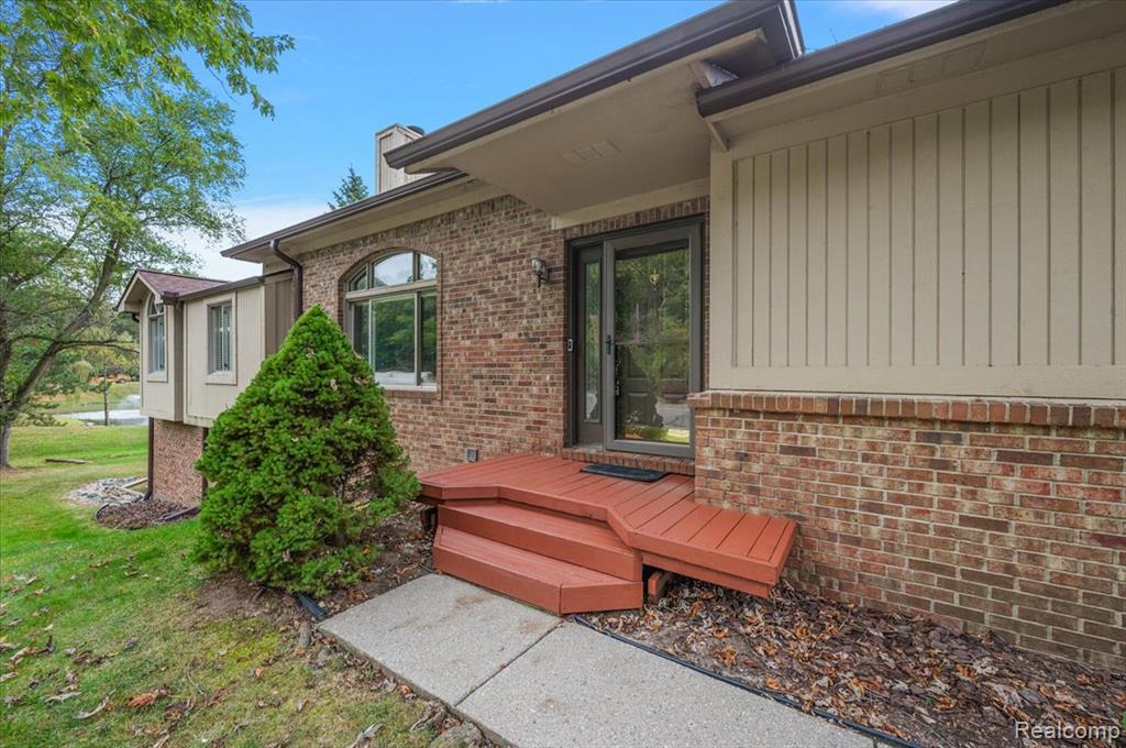 7481 Hickory Hill Drive, 25, West Bloomfield, MI — Photo 4