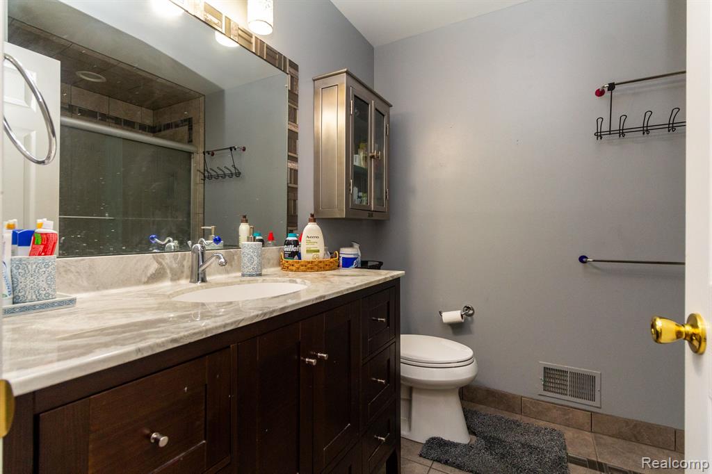 5470 MILL RACE Way, Commerce Twp, MI 48382 — Photo 33