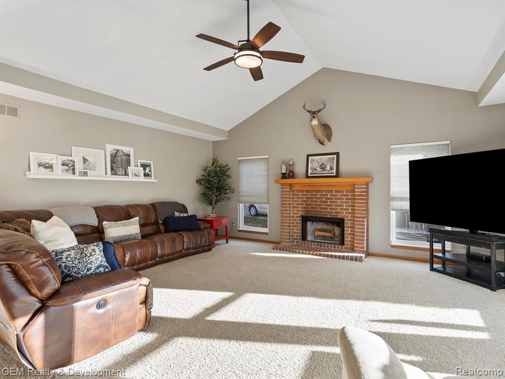 4163 DELPHINE Drive, Wixom, MI 48393 — Photo 9