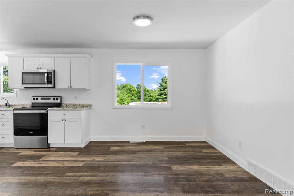 7900 Wiggins Road, Howell, MI 48855 — Photo 10