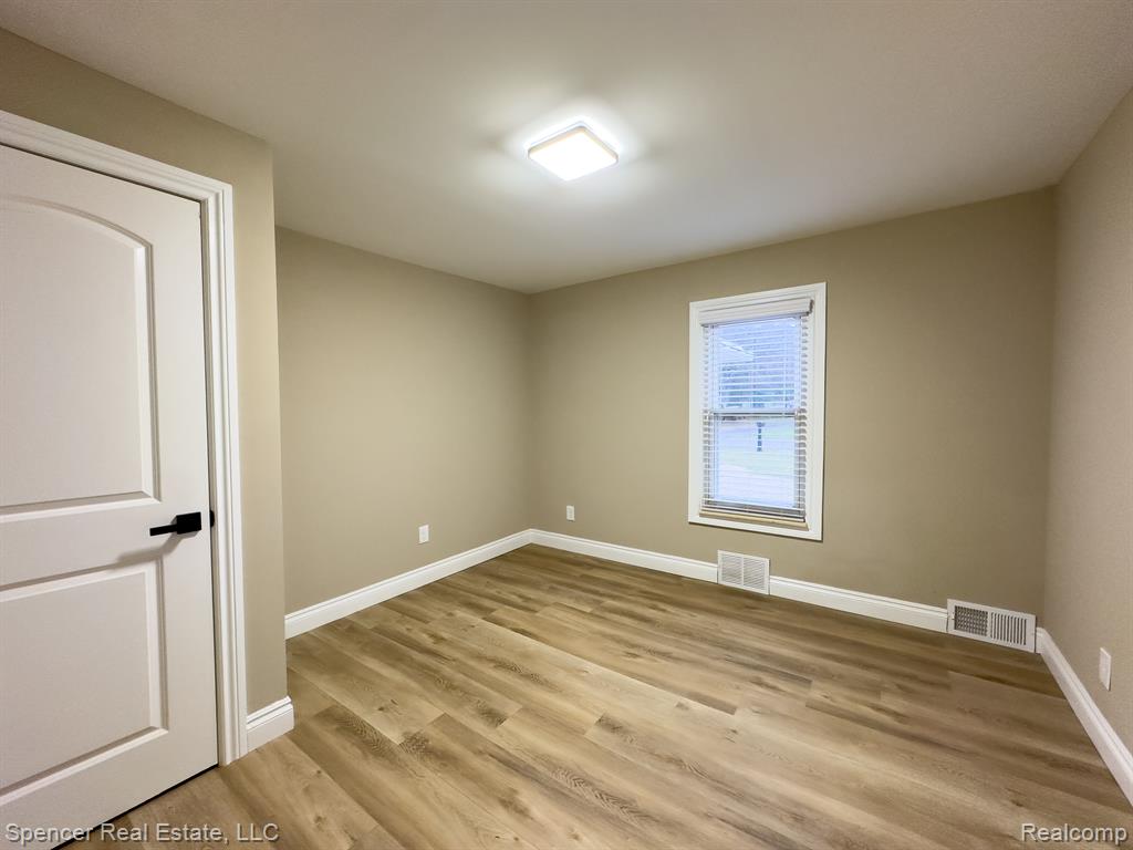 6596 MAPLE Drive, Clarkston, MI — Photo 4