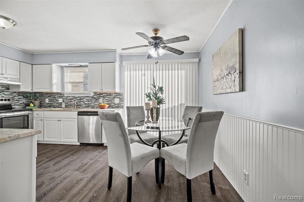 13339 Lake Point Boulevard, Belleville, MI 48111 — Photo 4