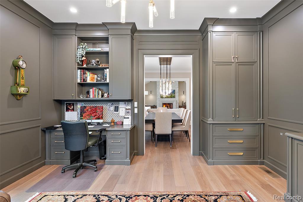 3431 Crooks Road, Troy, MI, 48084