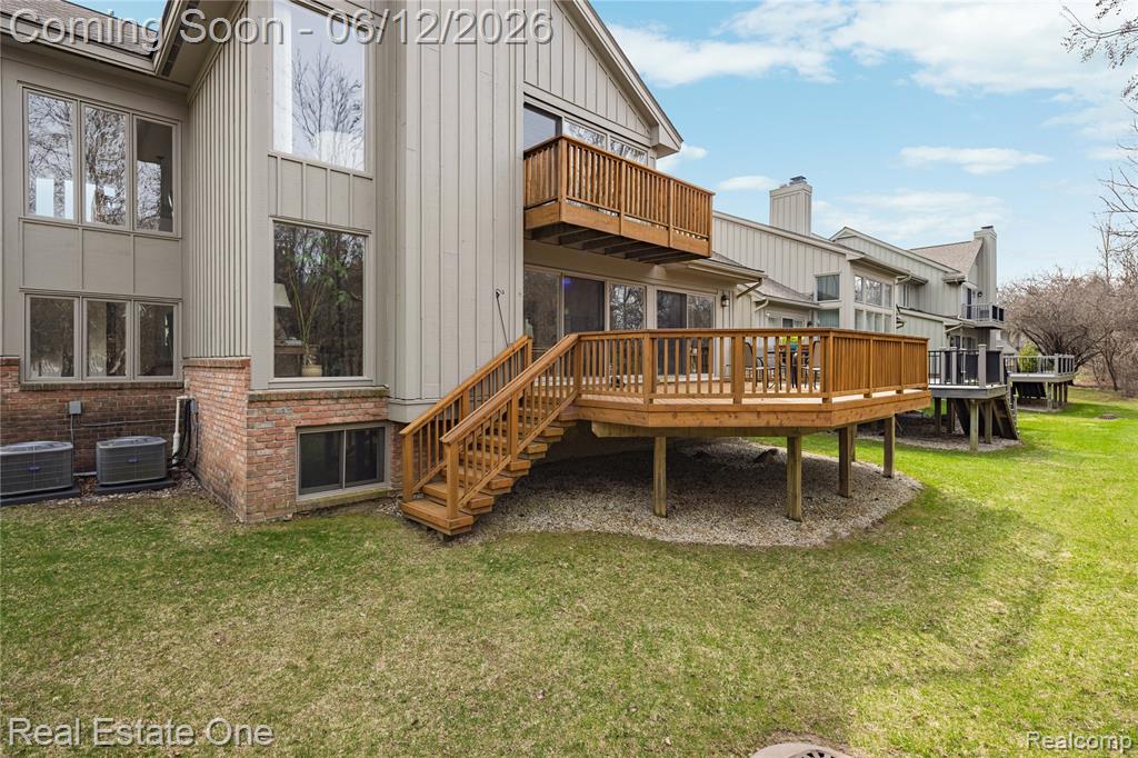 7026 Daventry Woods Drive, West Bloomfield, MI — Photo 54