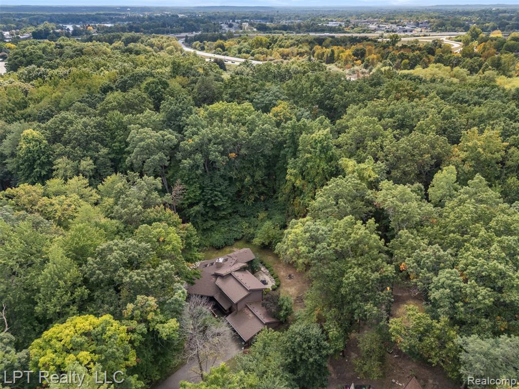 5075 Canyon Oaks Drive, Brighton, MI 48114 — Photo 29