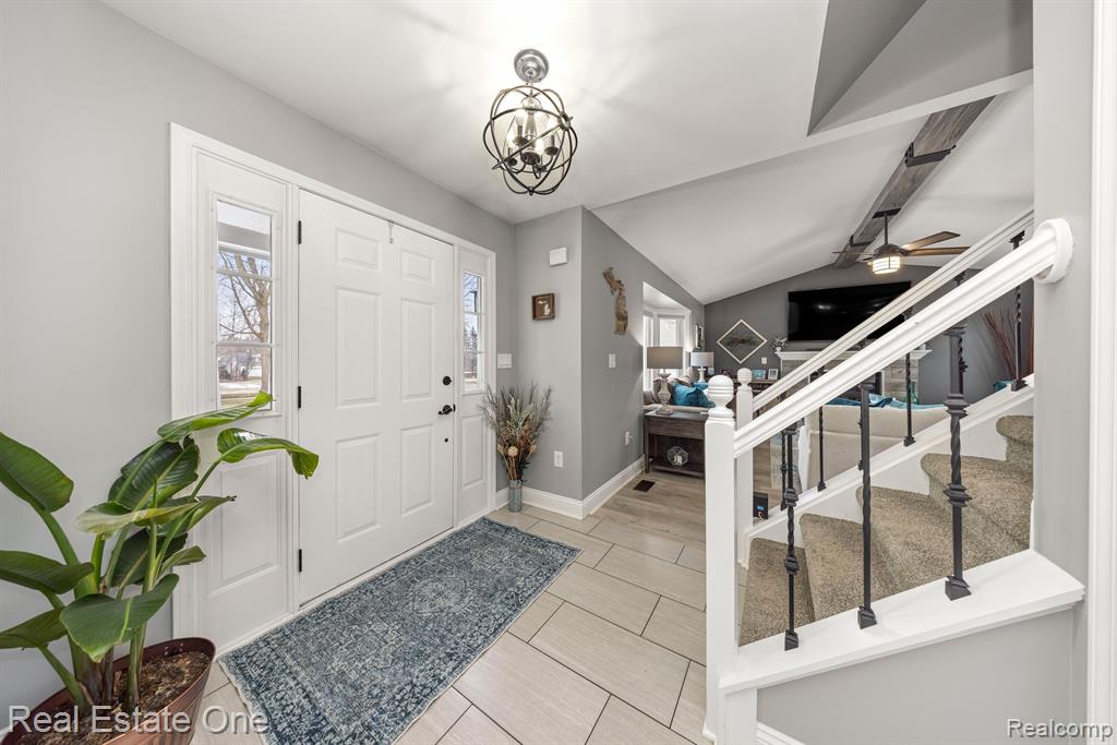 4083 W MAPLE Road, Wixom, MI 48393 — Photo 4
