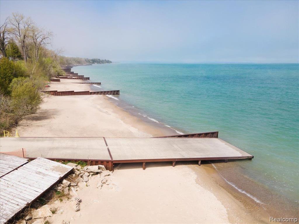7158 LAKEVIEW Drive, Lexington, MI 48450 — Photo 4