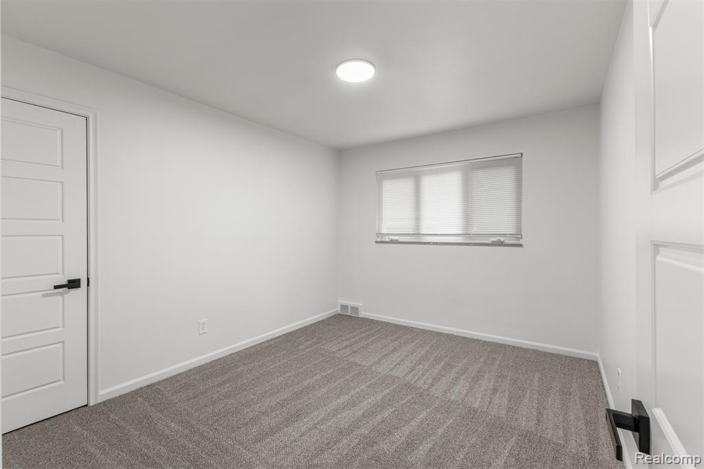 9983 Hemingway, Redford, MI 48239 — Photo 16