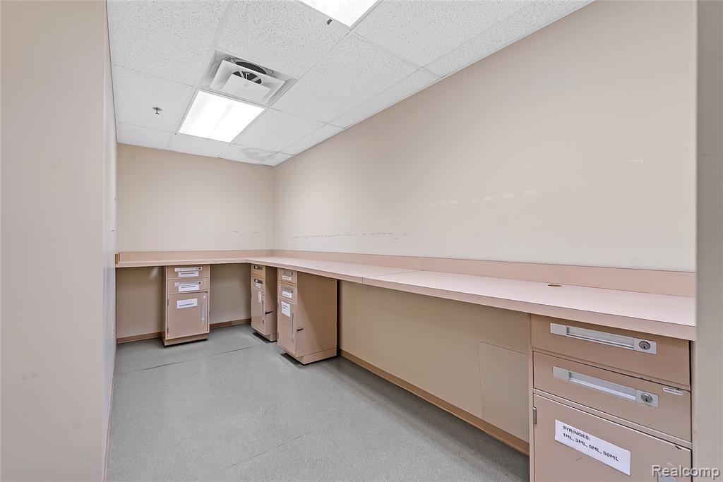 43722 Schoenherr Road, Sterling Heights, MI 48313 — Photo 17